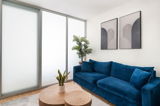 Foto del edificio - 244 E 75th St