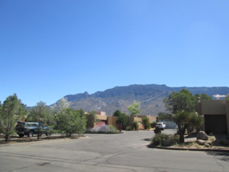 Building Photo - Sandia Heights