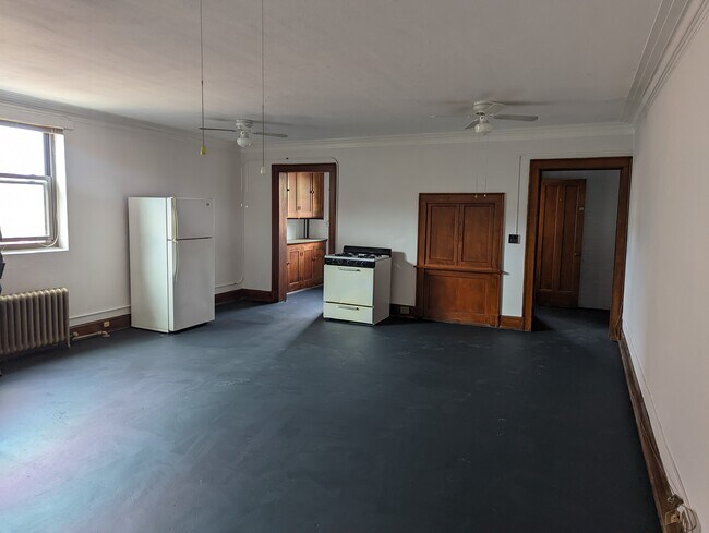 Building Photo - 1633 Lee Rd