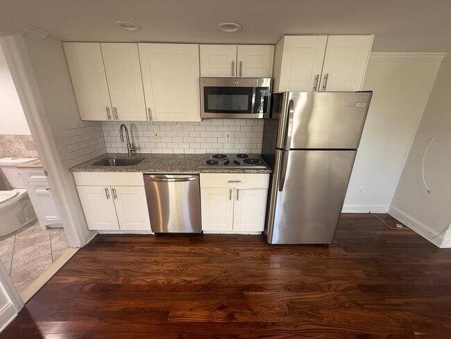 Building Photo - 424 Plateau Ave