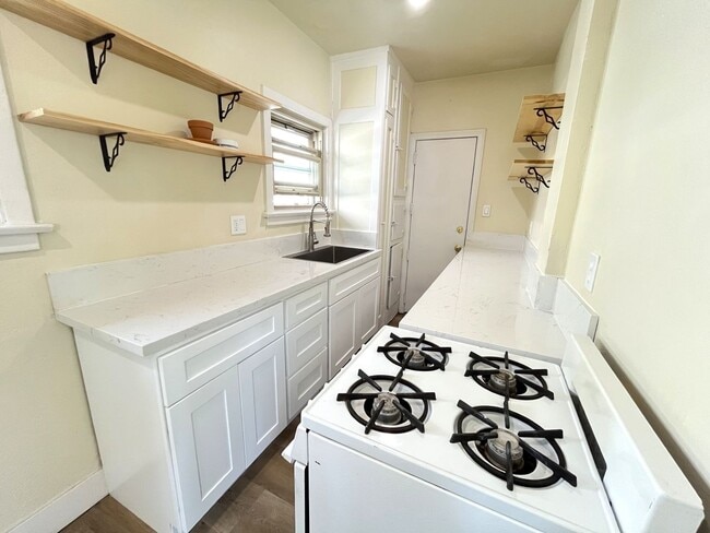 Foto del edificio - Just Listed! 1B/1B Newly Remodeled Unit
