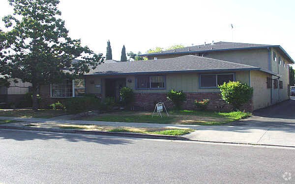 Foto del edificio - 260 Adler Ave