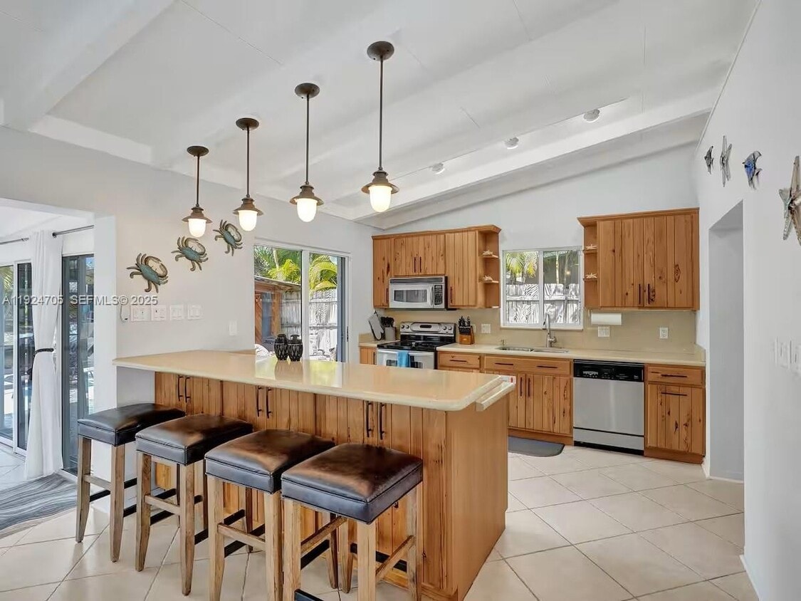 Photo - 2525 Gulfstream Ln (Fort Lauderdale, FL)