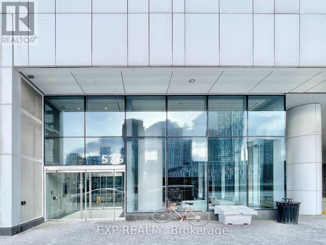 Building Photo - 576 Front St W