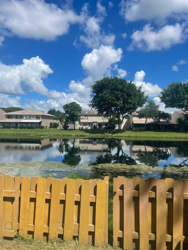 Foto del edificio - 5176 S University Dr