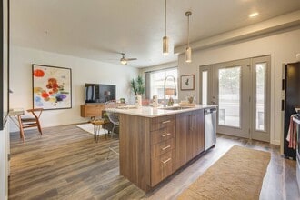 Building Photo - Axio 8400