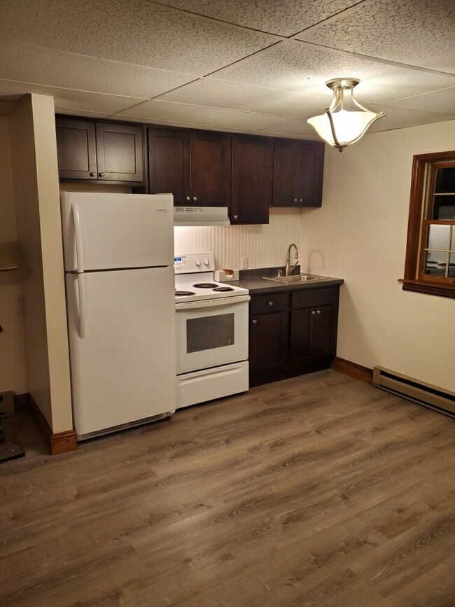 Kitchenette - 7140 Behler Rd