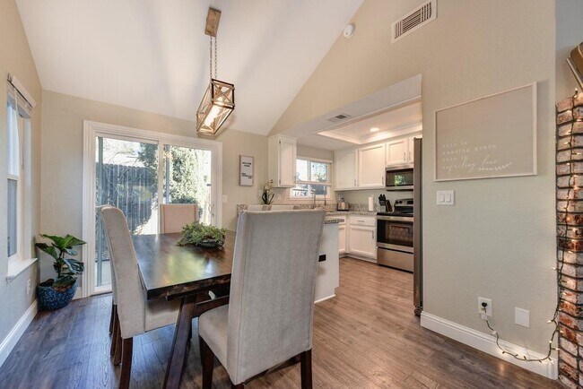 Foto del edificio - 8313 Crossoak Way