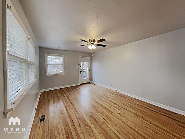 Foto del edificio - 3359 Federal Blvd