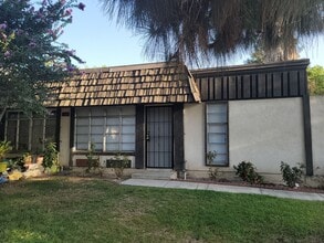 Building Photo - 3608 Sampson Ct