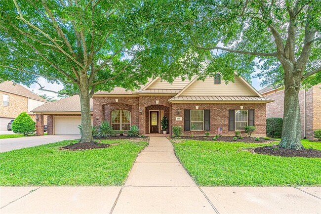 Foto del edificio - 2418 Hendricks Lakes Dr