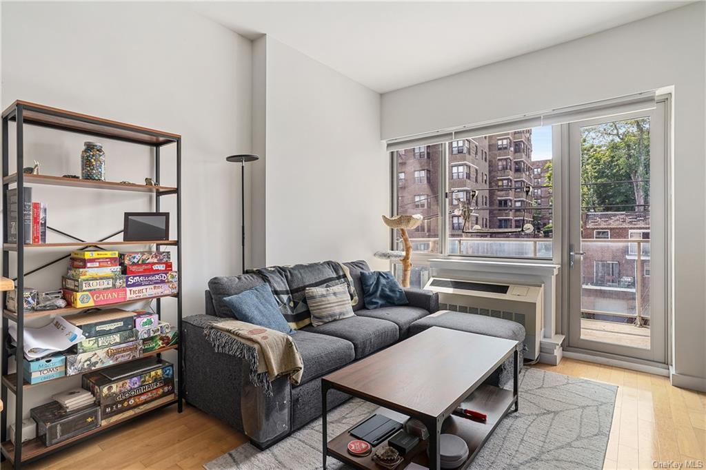 Foto principal - 460 W 236th St