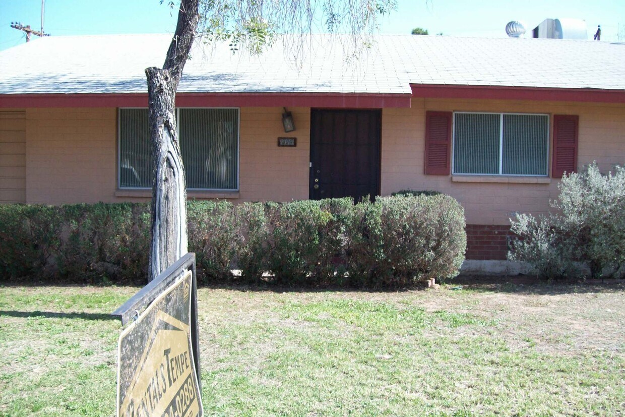 Primary Photo - 4111 S College Ave