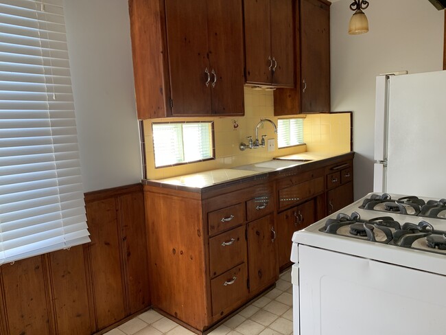 Kitchen - 8311 Fordham Rd