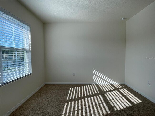 Building Photo - 1515 Barberry Dr