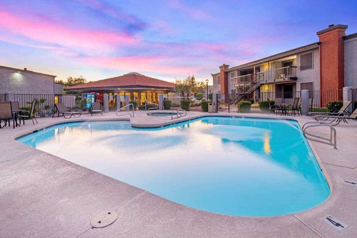 Tides on 28th Apartments Phoenix, AZ