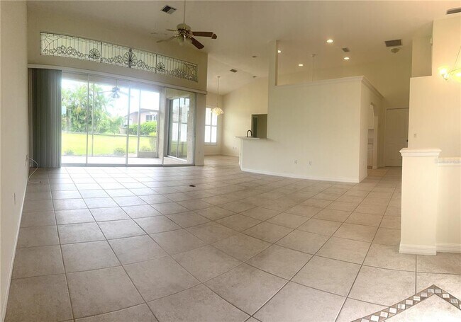 Foto del edificio - 664 Silk Oak Dr
