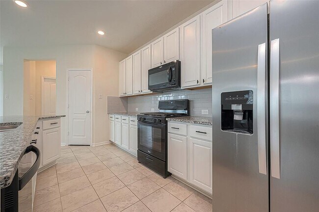 Building Photo - 6554 White Tail Ct