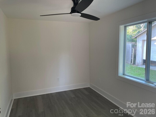 Building Photo - 649 Arch Dr