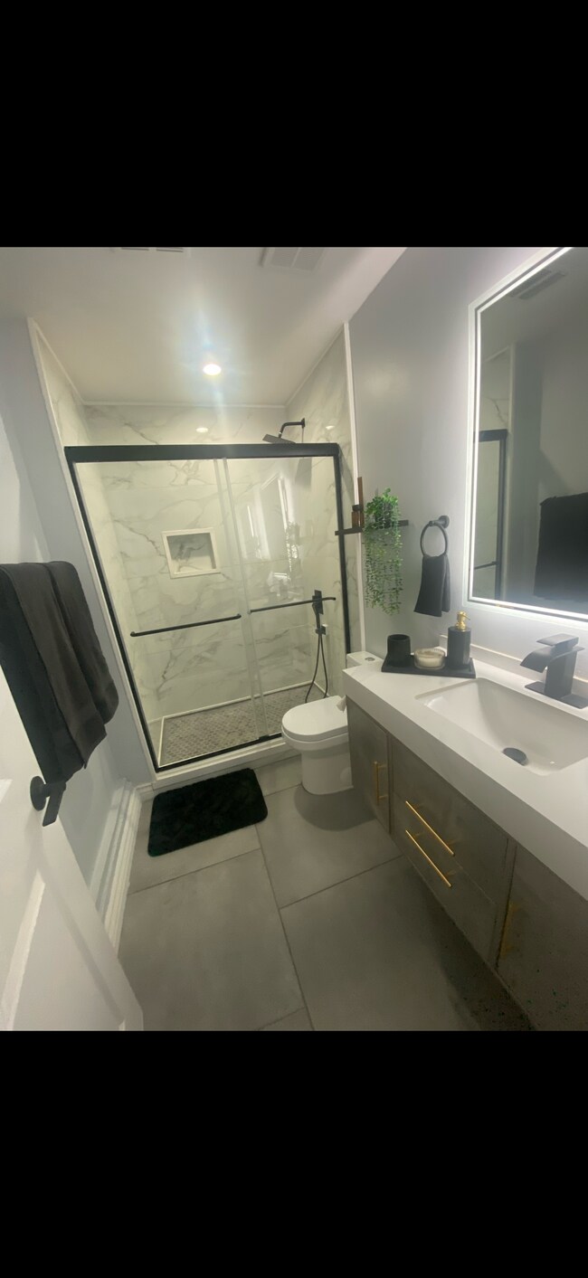 Foto del edificio - 20308 Valerio St