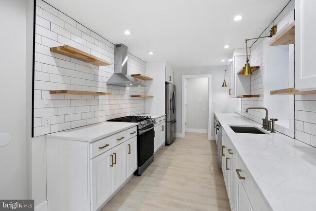 Foto del edificio - 2425 Turner St