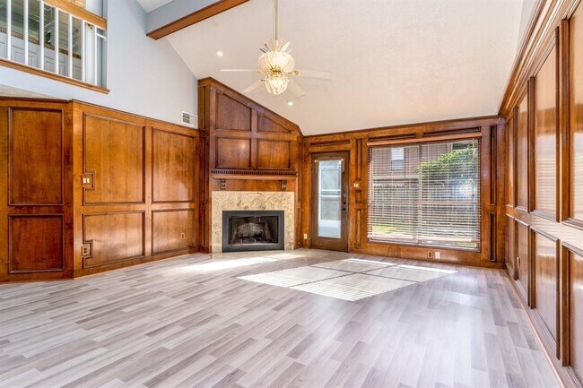 Foto del edificio - 5019 Dawn Lily Dr