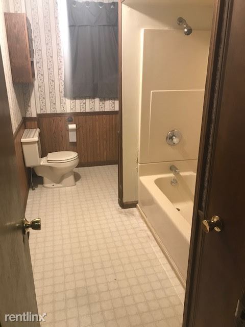 Building Photo - 3 br, 1 bath House - 309 W Main St