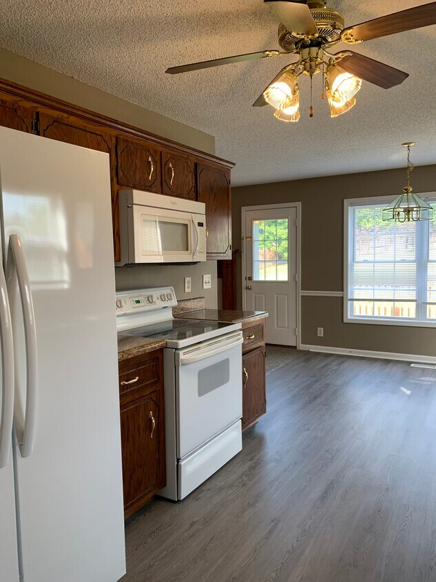 Building Photo - 1476 Buchanon Dr