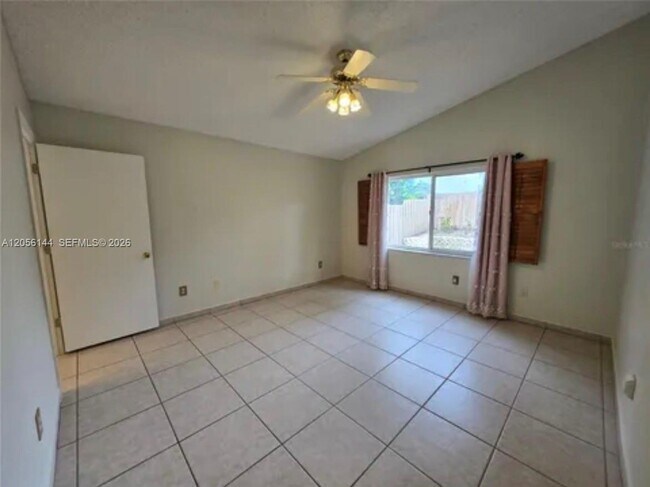 Foto del edificio - 8847 Parliament Ct