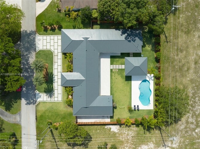 Building Photo - 7505 SW 141st St