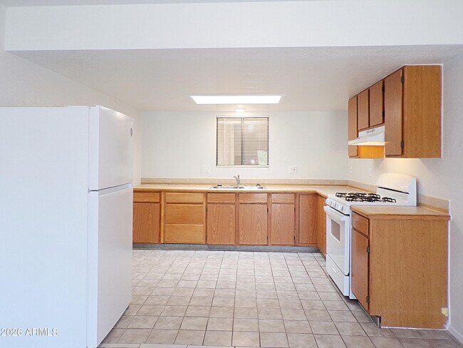 Foto del edificio - 4545 E Glenn Rd