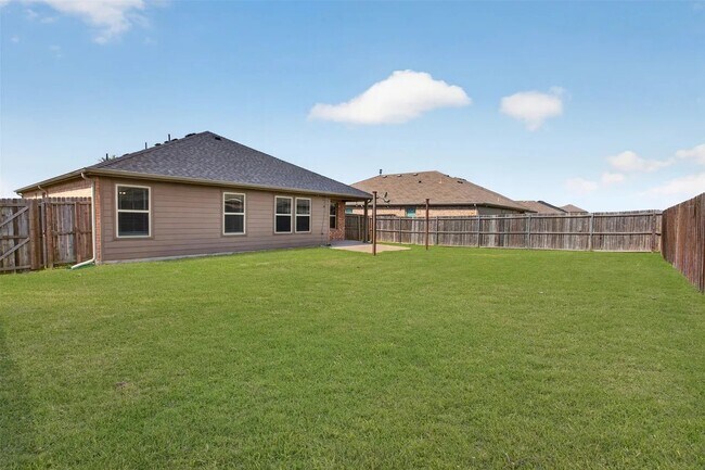 Building Photo - 416 Azalea Dr