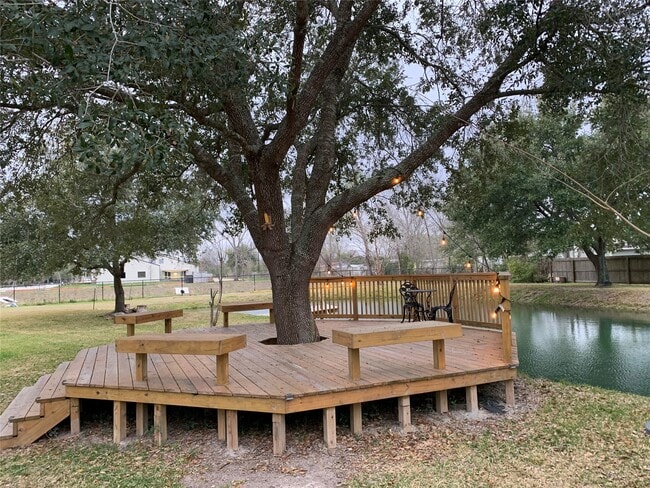 Building Photo - 9706 Camelots Ct