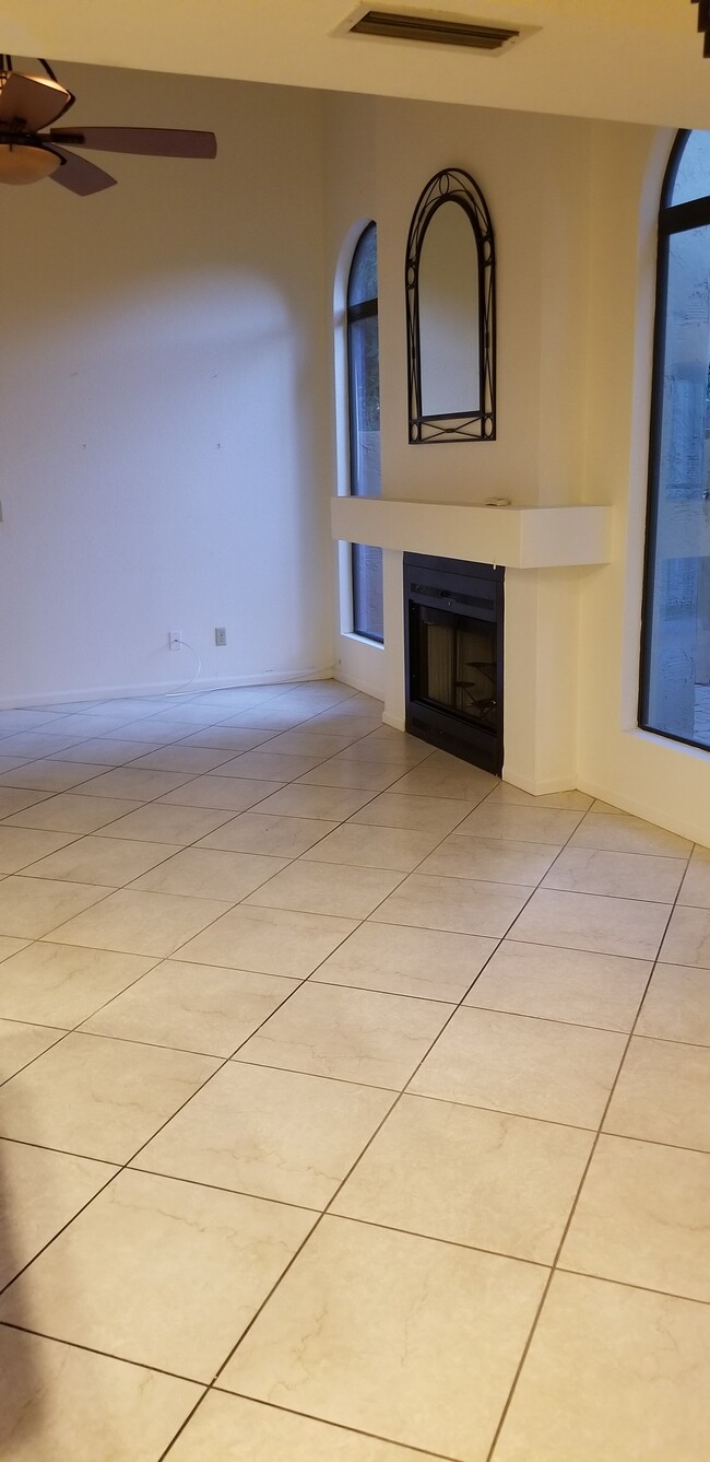 5640 E Bell Rd, Scottsdale, AZ 85254 Townhome Rentals in Scottsdale