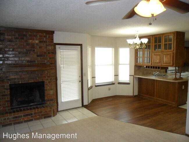 Building Photo - 3 br, 3 bath House - 304 Pine Cove Court