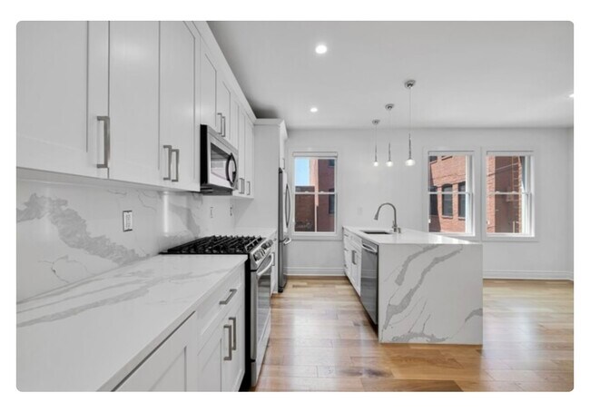 Kitchen - 317 3rd St SE