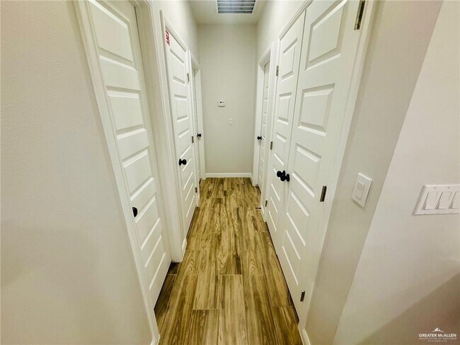 Foto del edificio - 6 W Citrine St