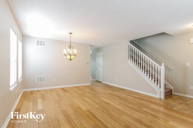 Building Photo - 8588 N Springview Dr