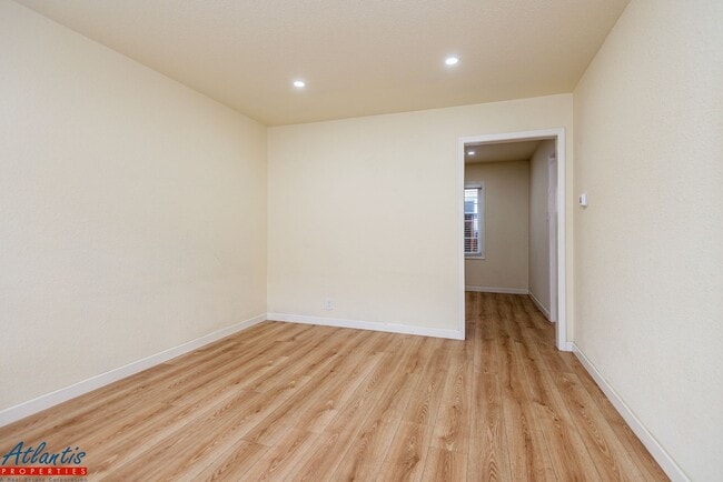 Building Photo - 1221-1221 Shortridge Ave