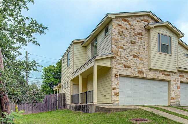 Building Photo - 3301 Thomas Kincheon St