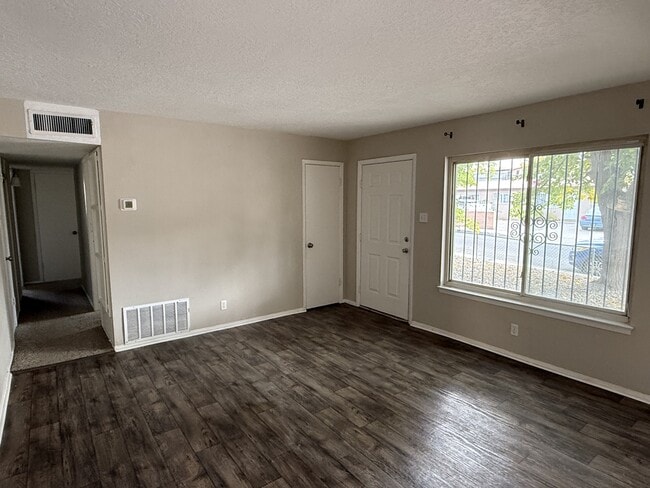 Building Photo - 1725 Spence Ave SE