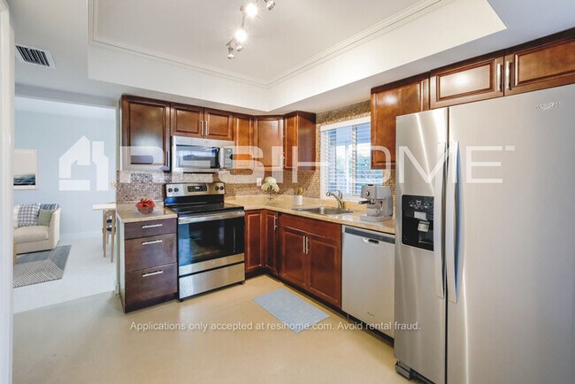 Building Photo - 8954 Sw 53Rd St
