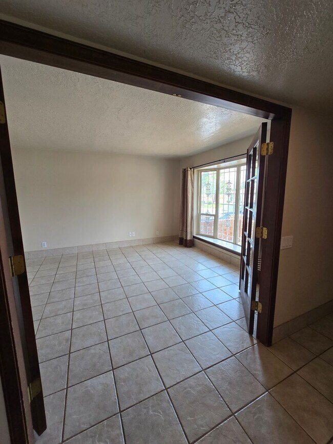 Foto del edificio - Beautiful 4BR+office home in Academy Hills...