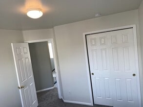 Building Photo - 14215 White Peak Dr