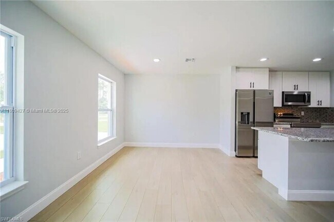 Building Photo - 2320 SW 89th Ct
