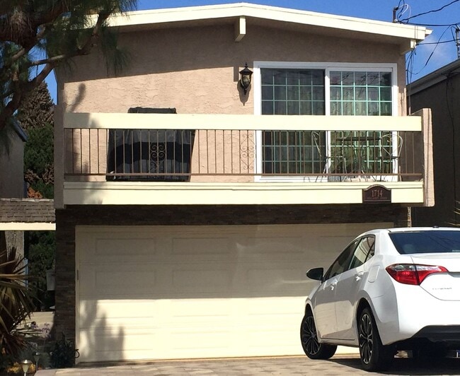 Foto del edificio - Completely Updated Golden Hills 3 Bdrm Plu...