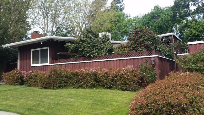 Single Family Home Downtown - 1850 Shuey Ave