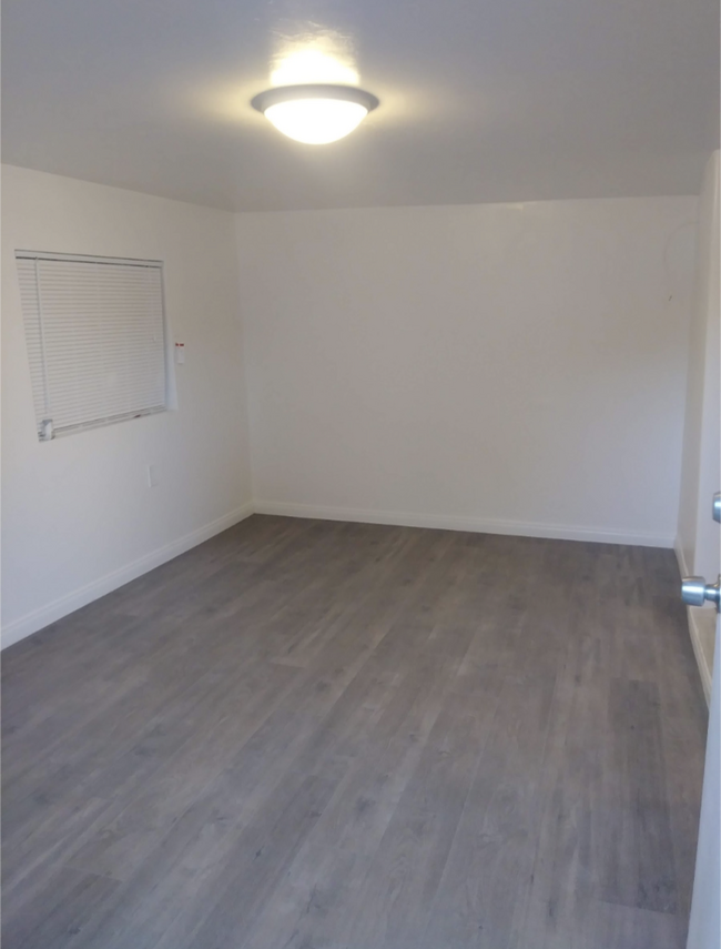 Foto del edificio - 1732 Englewood Dr