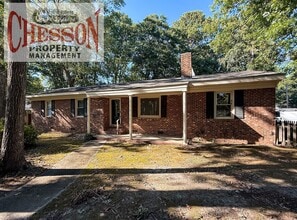 Building Photo - 1300 Dogwood Ln NW