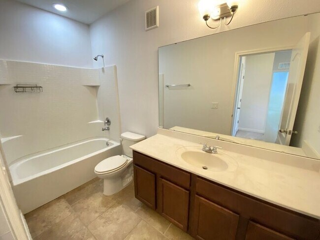 Foto del edificio - 6558 S Goldenrod Rd